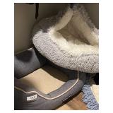 2 pet beds