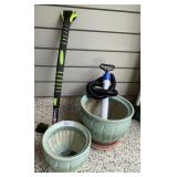2 ceramic planter pots, air pump,
