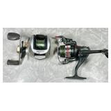 2 fishing reels