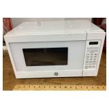 GE microwave --works