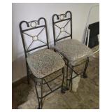 2 bar stools