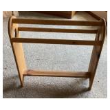Wood quilt rack