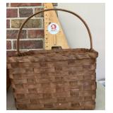 Basket with handle