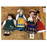 4 dolls in ethnic dress