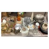 Clean up lot on table