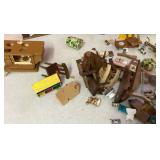 Dollhouse furniture and accessories