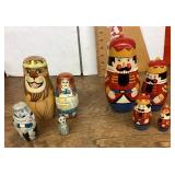 2 Russian nesting dolls --4-pieces each