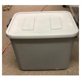Sterilite 20 gallon storage tote