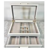 Jewelry box with glass lid