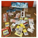 HO train accessories