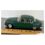 Maisto Jaguar Mark II diecast