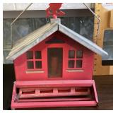 Bird feeder