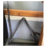 Metal triangle