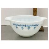 Pyrex Snowflake Blue Garland Cinderella bowl 441