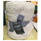 NEW knit throw