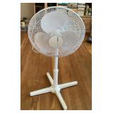 Holmes floor fan