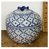 Blue and white lidded bowl