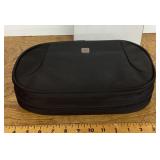 Travel toiletries bag