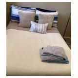 Full size bed