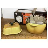 Le Creuset yellow bell pepper Dutch oven