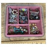 Costume jewelry with organizer tray