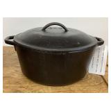 Lodge cast iron Dutch oven