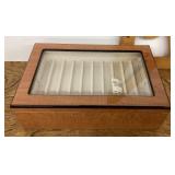 Pen storage box