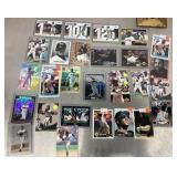 Group of Barry Bonds baseball cards