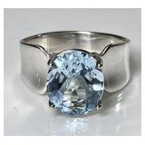 Sterling silver ring w/large aquamarine stone