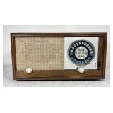 Vintage 1960s Zenith clock radio Model X323