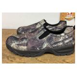 Menï¿½s camouflage slip on camo shoes Size 14