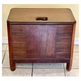 Philco cabinet tube radio --does not power on