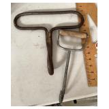 2 hay hooks