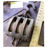 Block and tackle pulley