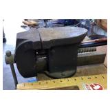 5" vise