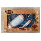 Mirro pastry press and decorator set