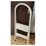 2-step metal ladder