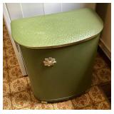 Vintage hamper