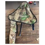 Red Head camo hunting stool