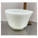 Hamilton Beach mixing bowl with pour spout