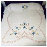 Vintage full size chenille bedspread 92x102