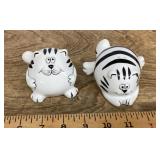 Ceramic cat salt and pepper shakers