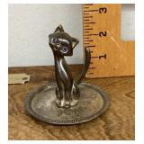 Metal cat ring holder