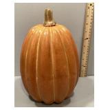 Papier-mï¿½chï¿½ pumpkin decor