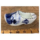 Delft blue Dutch shoe ashtray