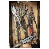 Flat of metal snips