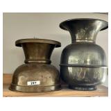 2 spittoons