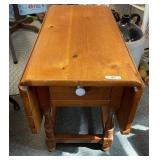 Lane drop leaf side table 26" x 36" w/leaves