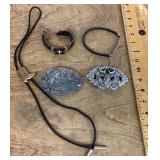 Menï¿½s jewelry and belt buckles