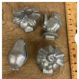 4 cake molds